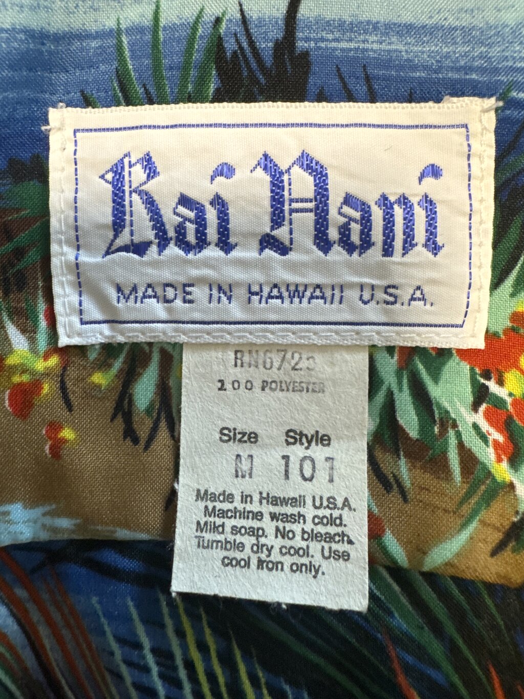 1980s Kai Nani Scenic Coastline Shirt – Ocean Sunset & Canoes (M)
