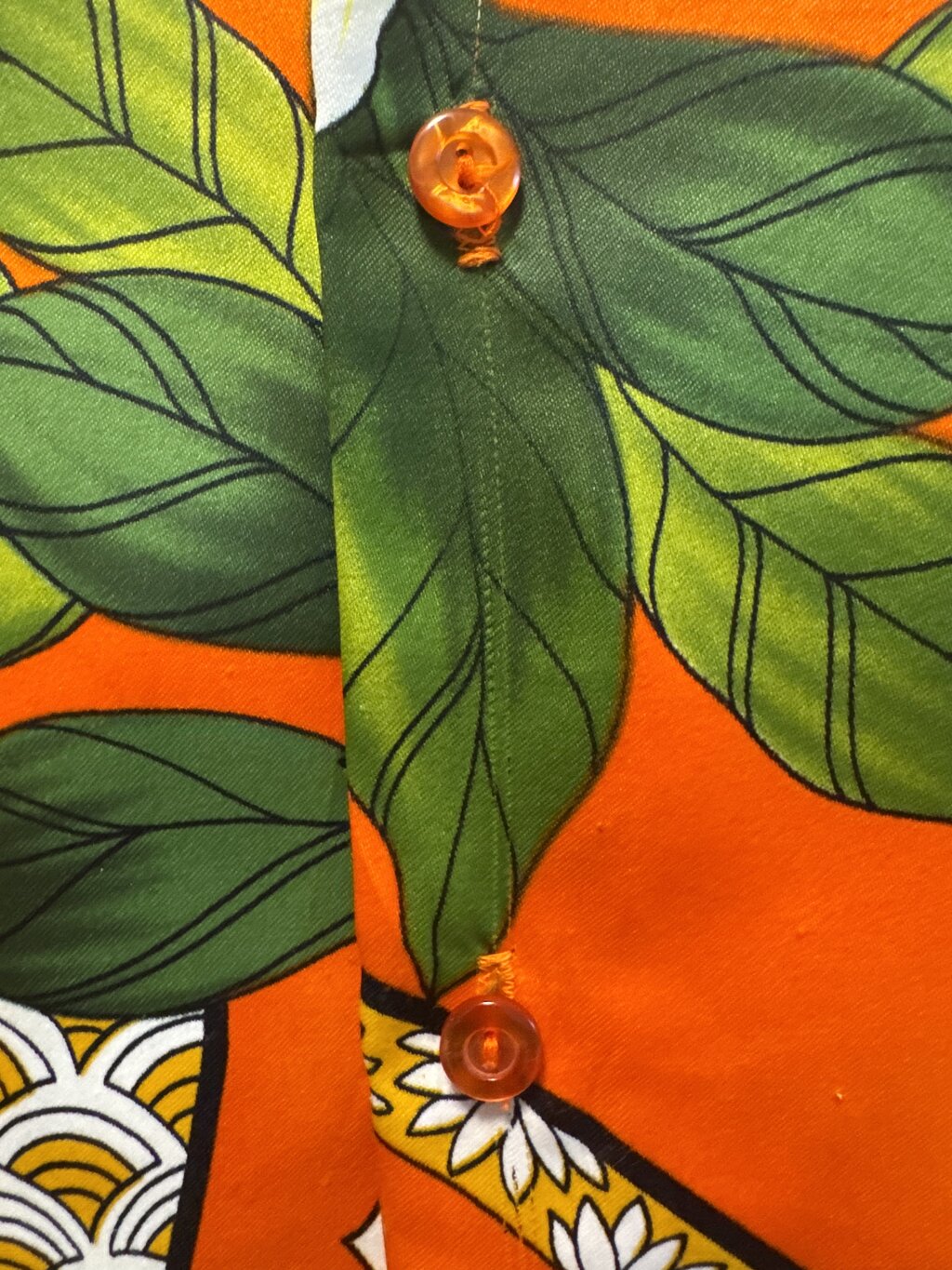 1990s Hilo Hattie Monstera & Ginger Shirt – Black Rayon (M)