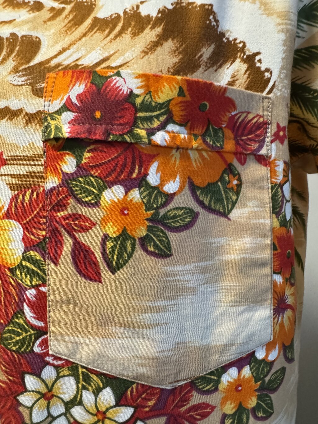 1980s Arrow “Primo” Sunset Surf Shirt – Golden Hibiscus & Wave Print (M)