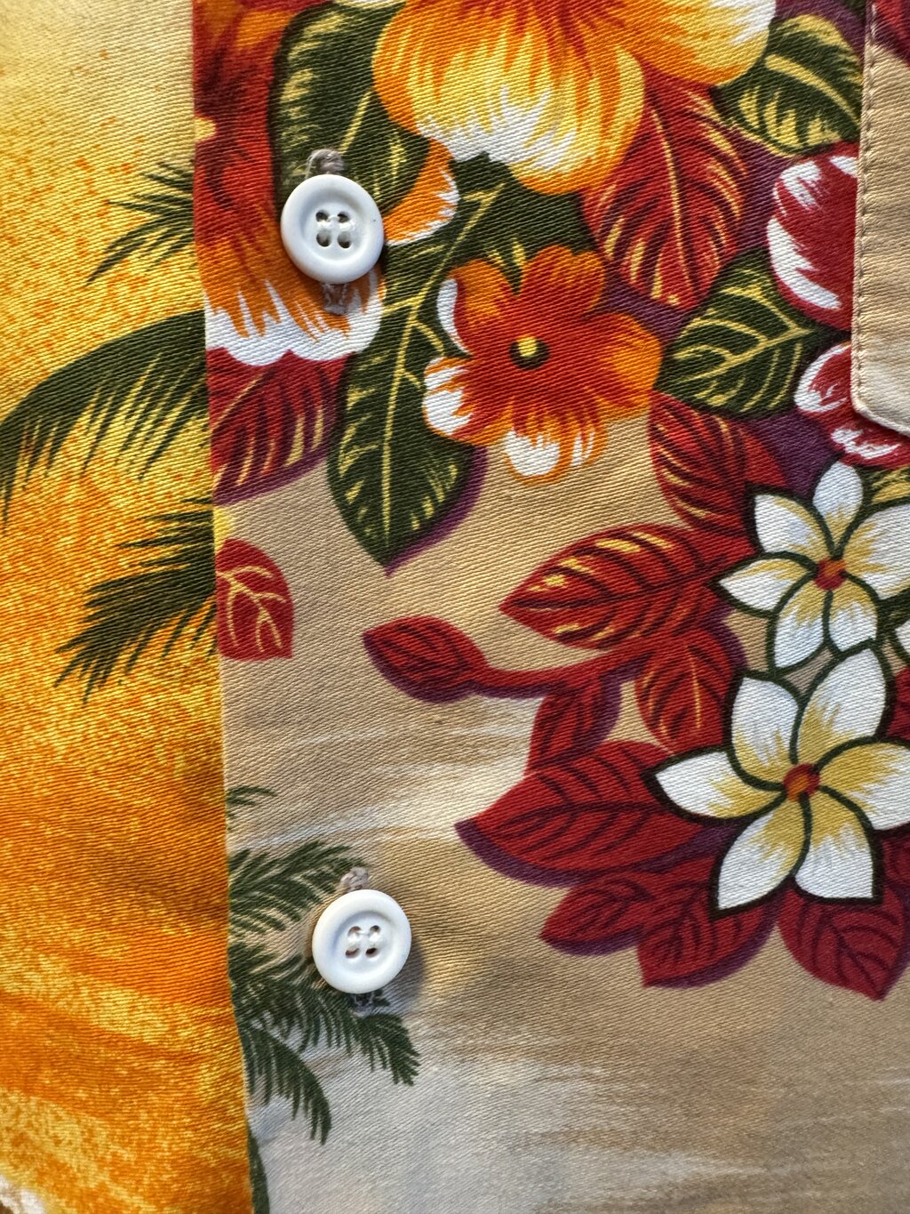 1980s Arrow “Primo” Sunset Surf Shirt – Golden Hibiscus & Wave Print (M)