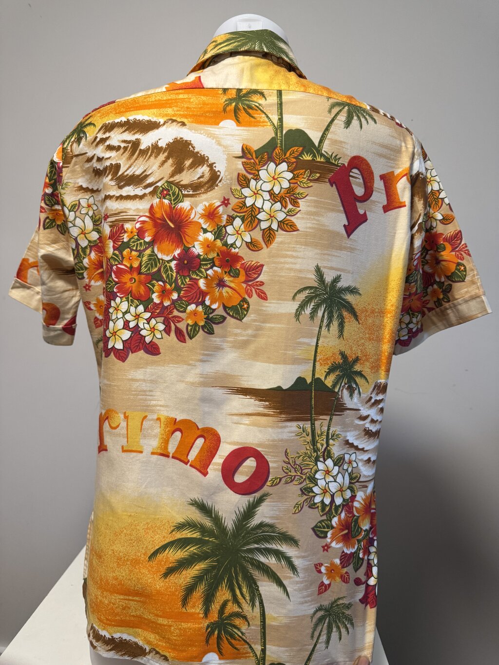 1980s Arrow “Primo” Sunset Surf Shirt – Golden Hibiscus & Wave Print (M)