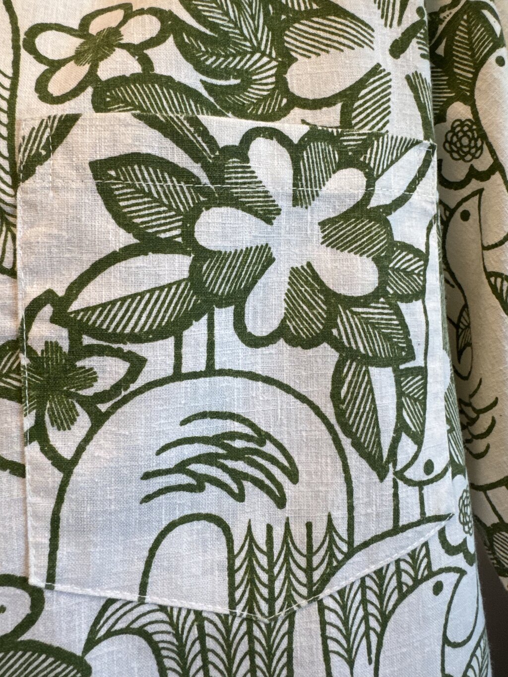 1970s Penny’s Hawaii Tribal Bird & Flora Shirt – Olive Green on Natural Slub Weave (XL)
