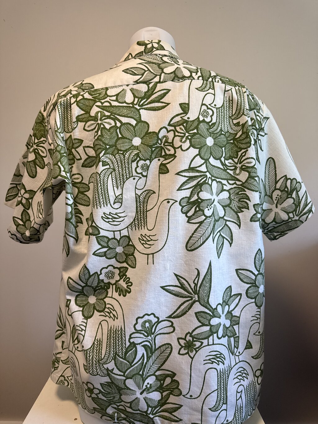 1970s Penny’s Hawaii Tribal Bird & Flora Shirt – Olive Green on Natural Slub Weave (XL)
