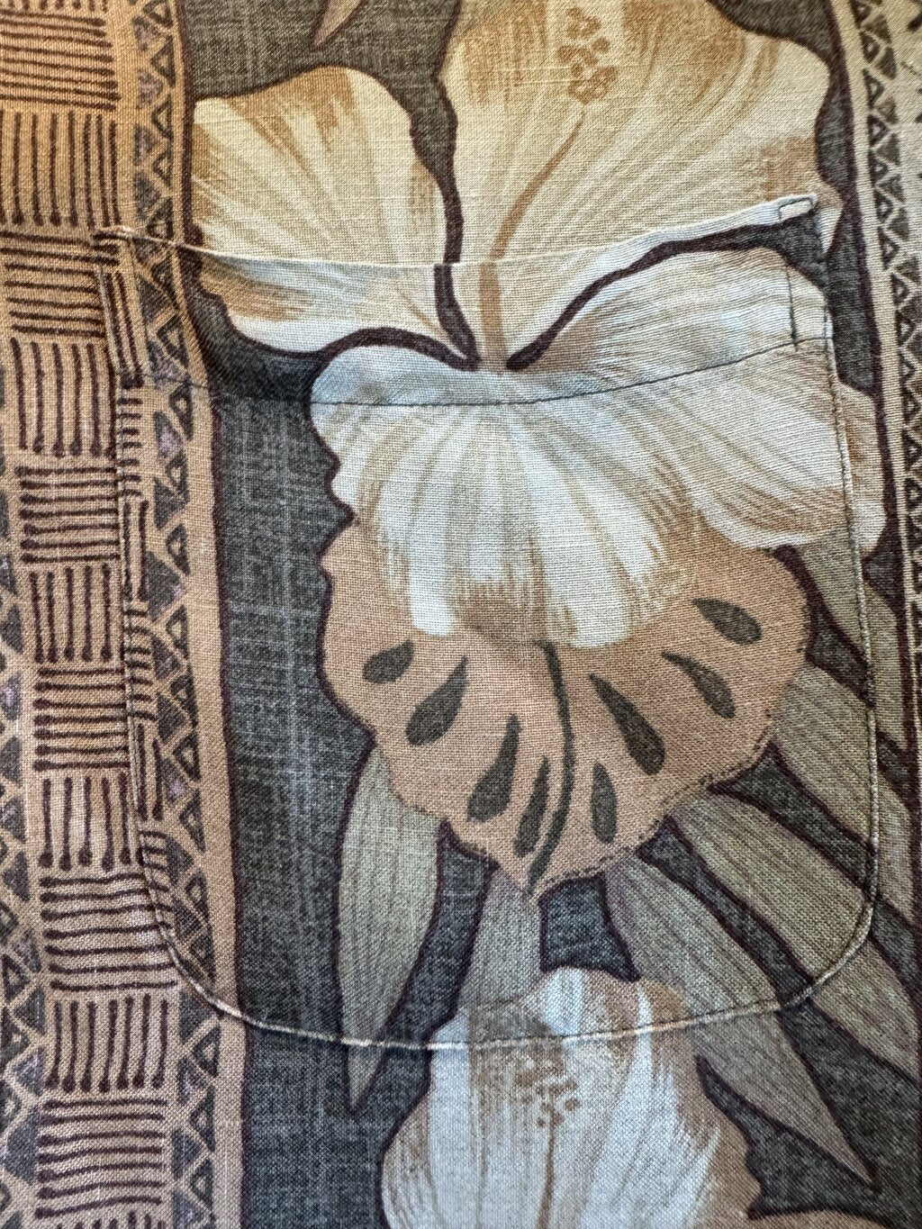 2000s Van Heusen Floral Panel Shirt – Earth Tones (L)