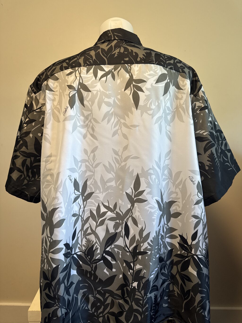2000s Royal Creations Monochrome Leaf Fade Shirt – Black & White Silky Polyester (3XL)