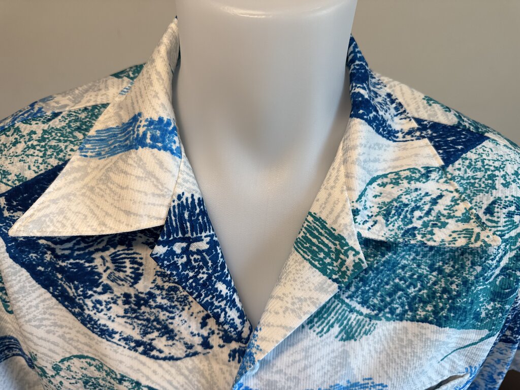 1970s Pomare V Navy Tiki Scenic Shirt – Heavy Cotton Barkcloth with Canoes & Mountains (L)