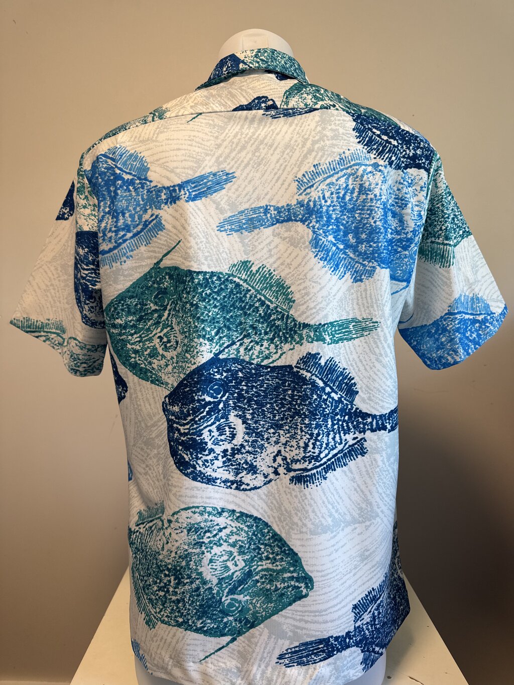 1970s Pomare V Navy Tiki Scenic Shirt – Heavy Cotton Barkcloth with Canoes & Mountains (L)