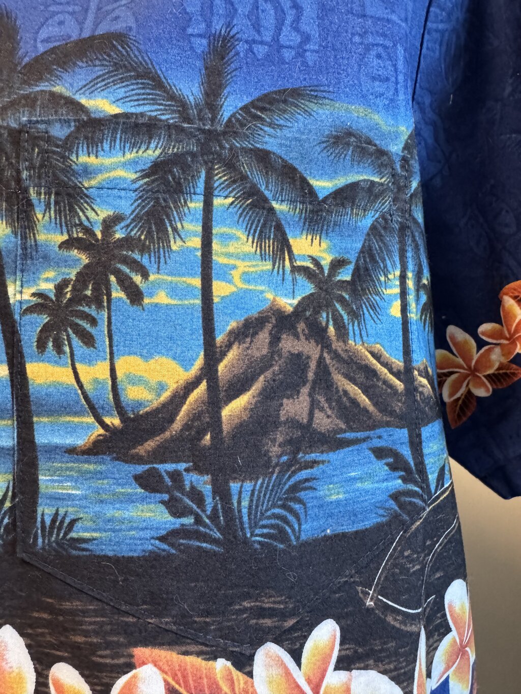 1990s Bishop St. Scenic Shirt – Blue Sunset Beach with Plumeria Border (XL)