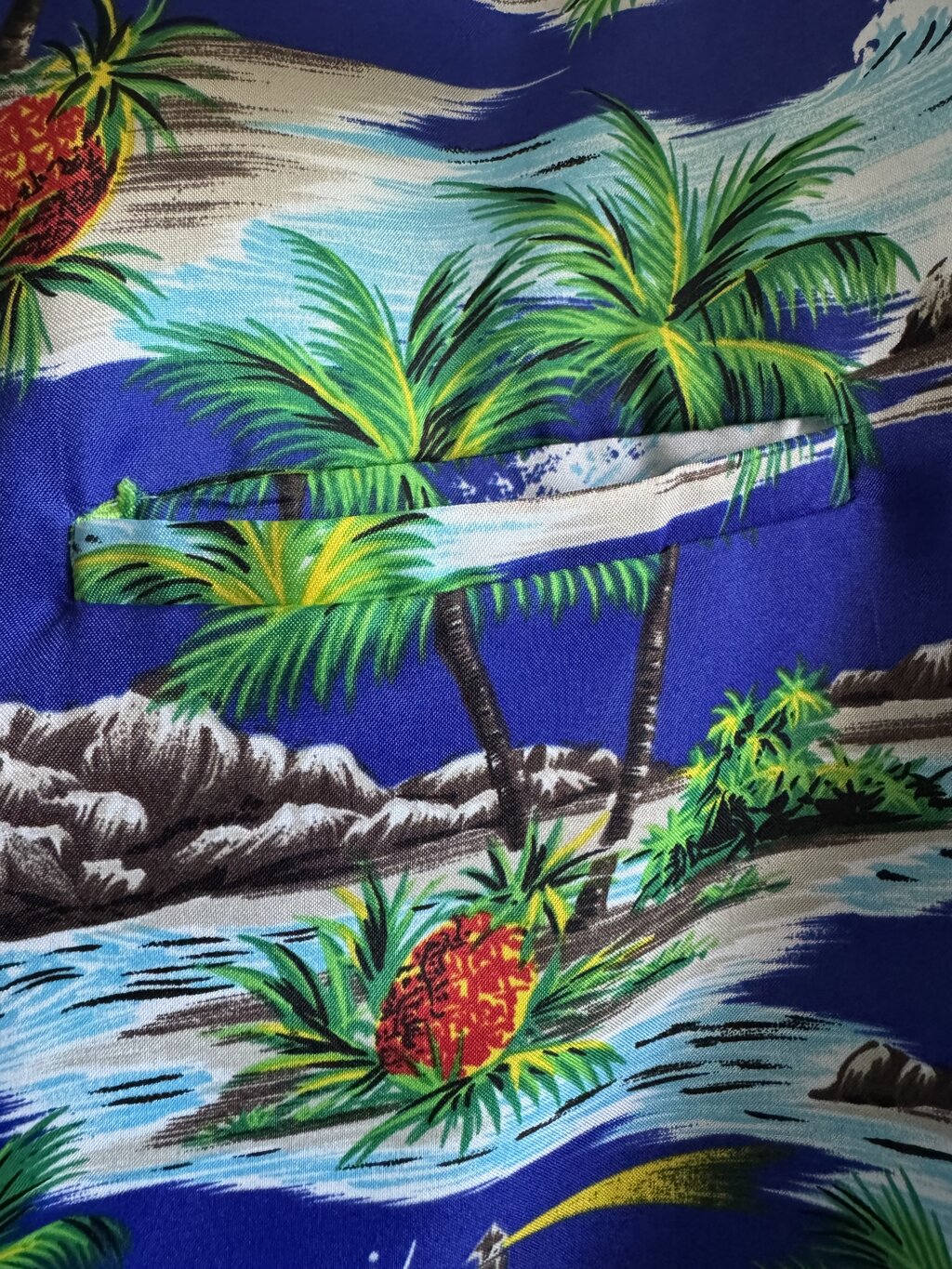 1990s Kalena Fashions Aloha Shirt – Pineapples, Woodies & Waves on Royal Blue (2XL)