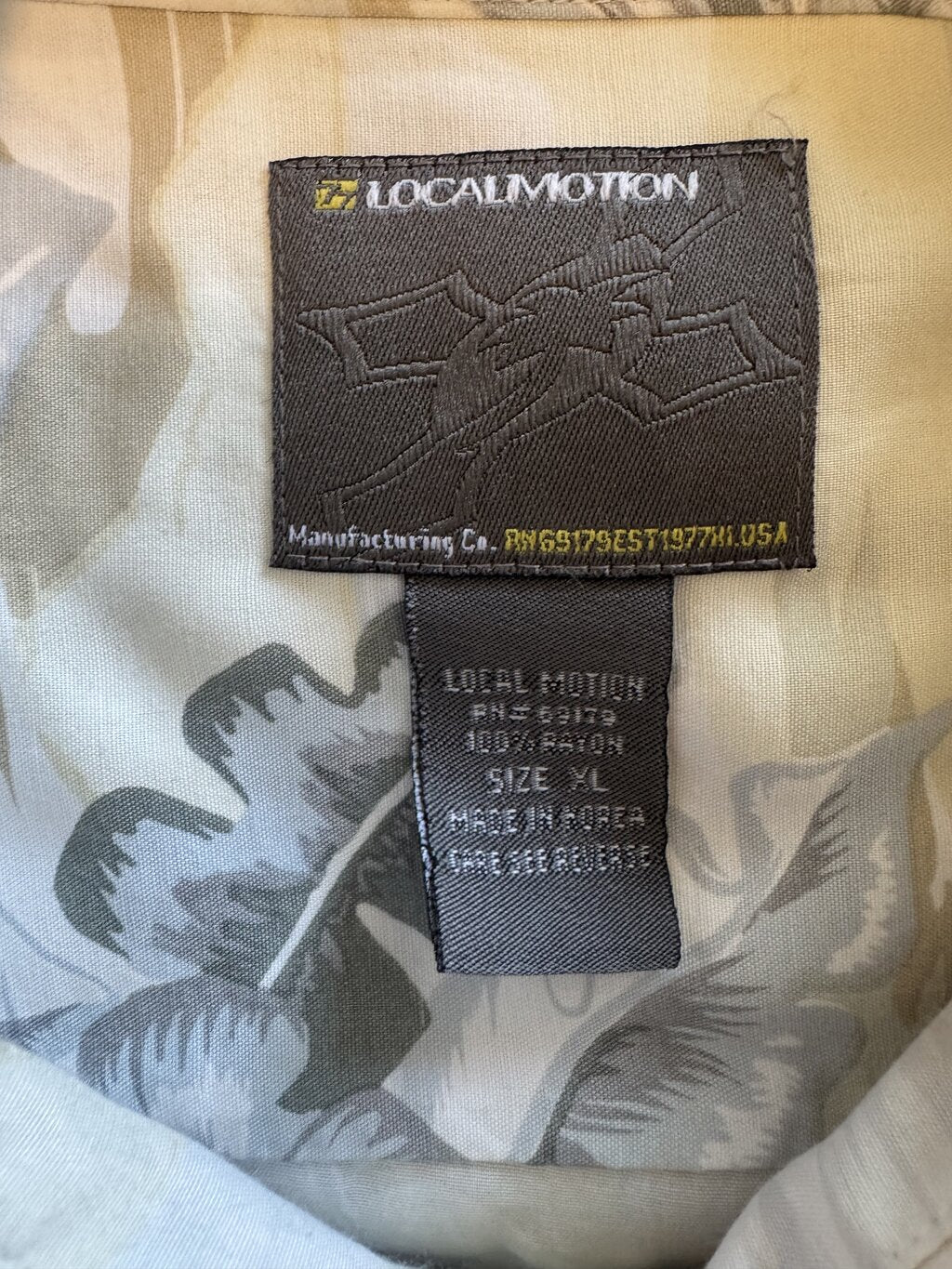 1990s Local Motion Beach Scene Shirt – Beige & Gray (XL)