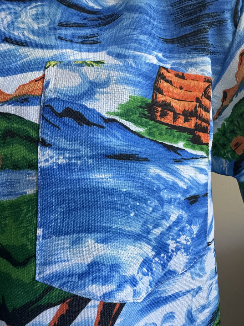 1990s Paradise Swirlscape Shirt – Tropical Ocean Brushstroke Print (M)