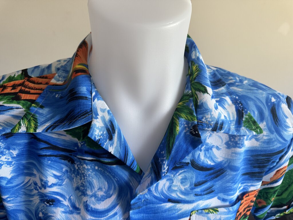 1990s Paradise Swirlscape Shirt – Tropical Ocean Brushstroke Print (M)