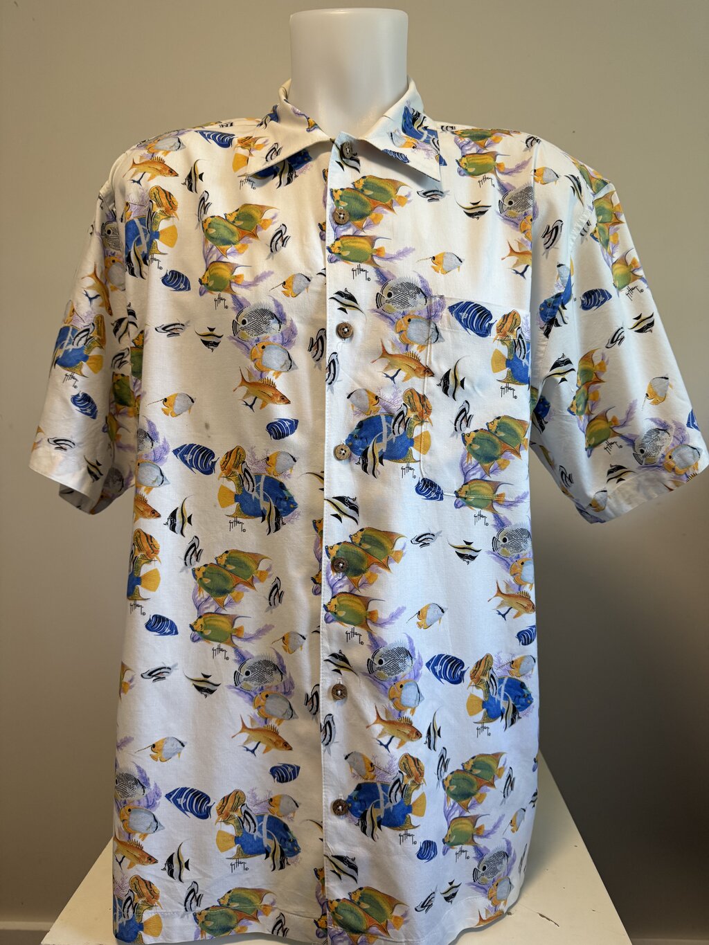 1990s Guy Harvey Marine Life Shirt – Cream Cotton-Rayon with Vibrant Tropical Fish (L)