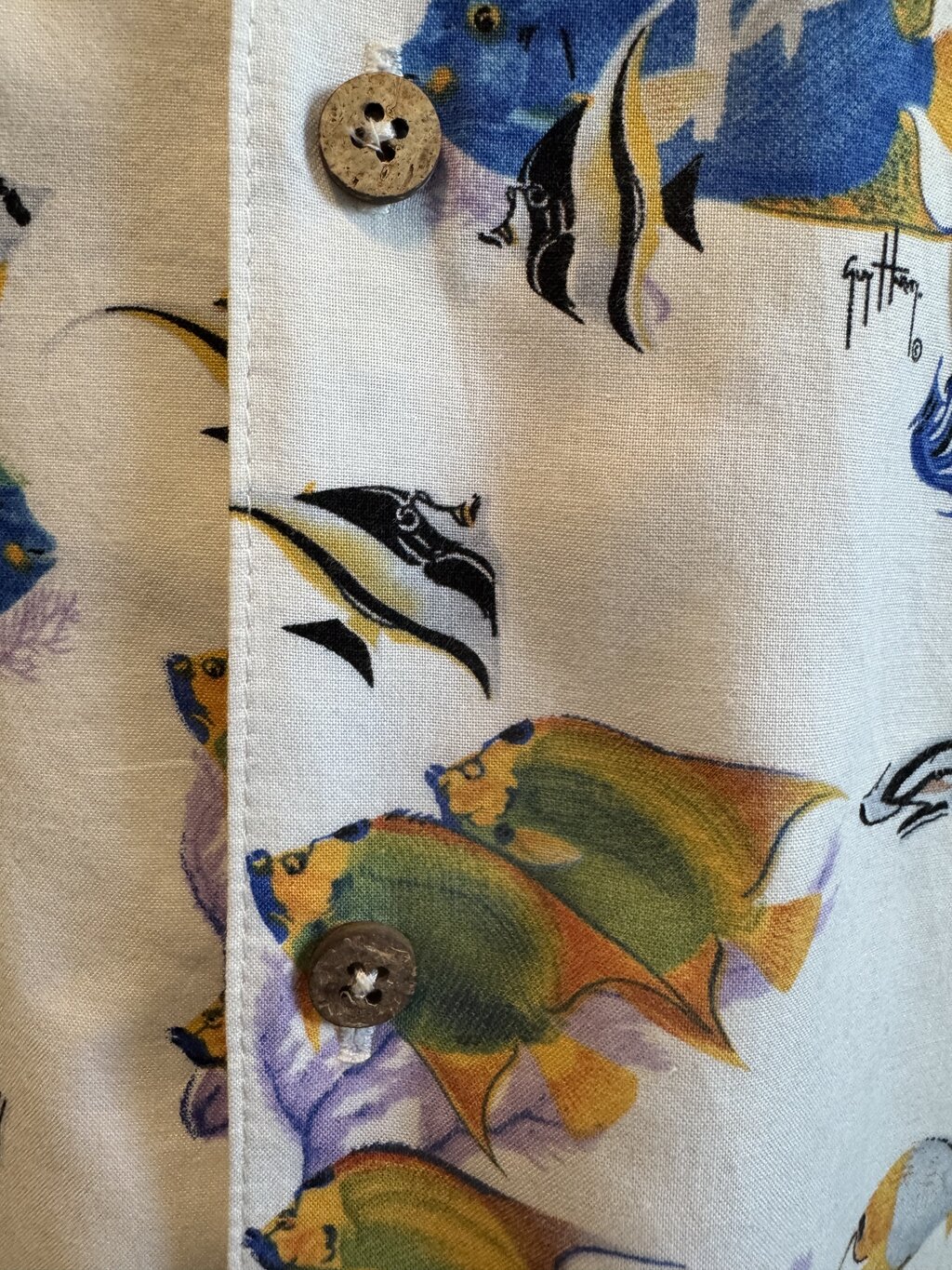 1990s Guy Harvey Marine Life Shirt – Cream Cotton-Rayon with Vibrant Tropical Fish (L)