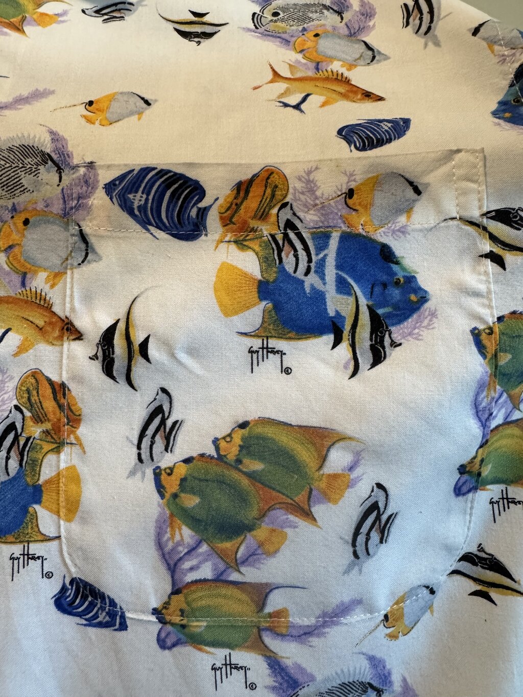 1990s Guy Harvey Marine Life Shirt – Cream Cotton-Rayon with Vibrant Tropical Fish (L)