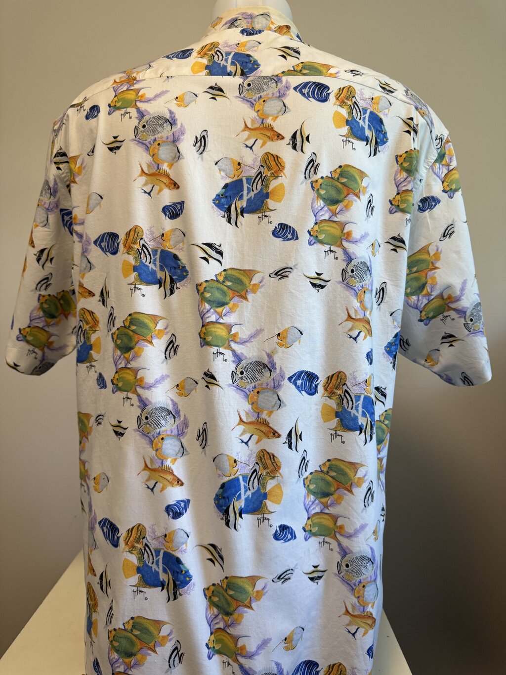 1990s Guy Harvey Marine Life Shirt – Cream Cotton-Rayon with Vibrant Tropical Fish (L)