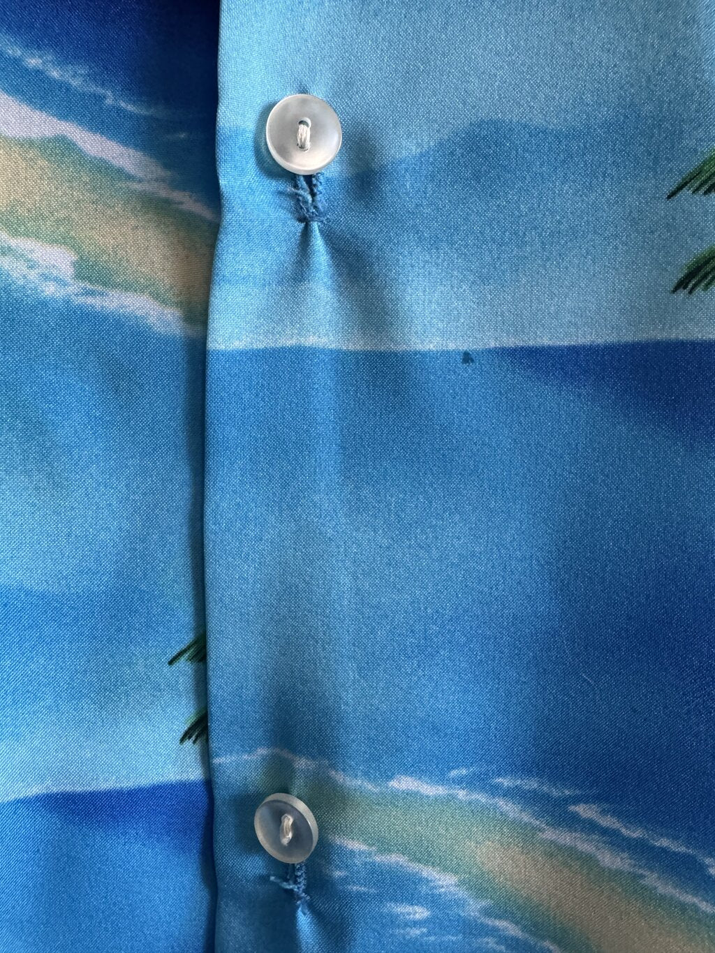 1990s Kai Nani Ocean Dreamscape Shirt – Sky Blue Polyester with Surfers & Palms (M/L)