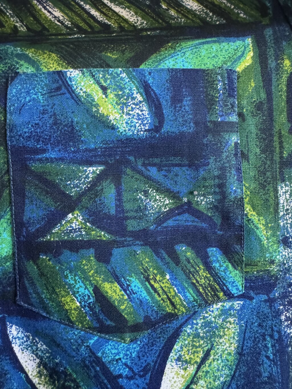 1970s Kona Kai Abstract Tribal Shirt – Deep Blue & Green Barkcloth (XL)