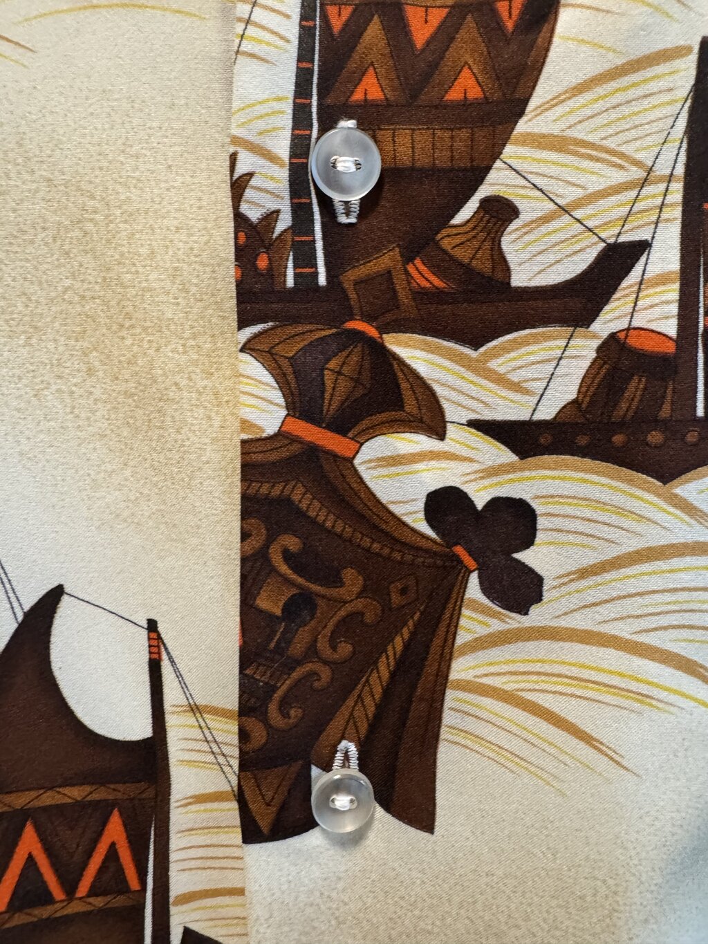 1980s Reef Polynesian Canoe Shirt – Cream with Tribal Voyaging Vessels (XL)