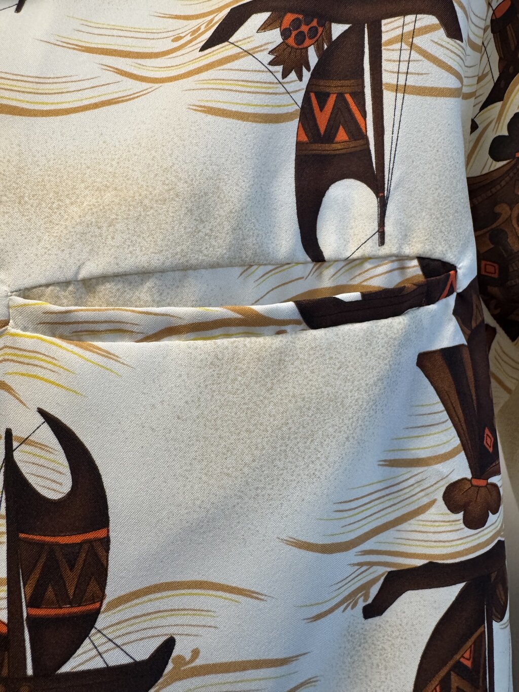 1980s Reef Polynesian Canoe Shirt – Cream with Tribal Voyaging Vessels (XL)