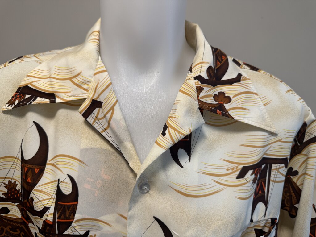 1980s Reef Polynesian Canoe Shirt – Cream with Tribal Voyaging Vessels (XL)