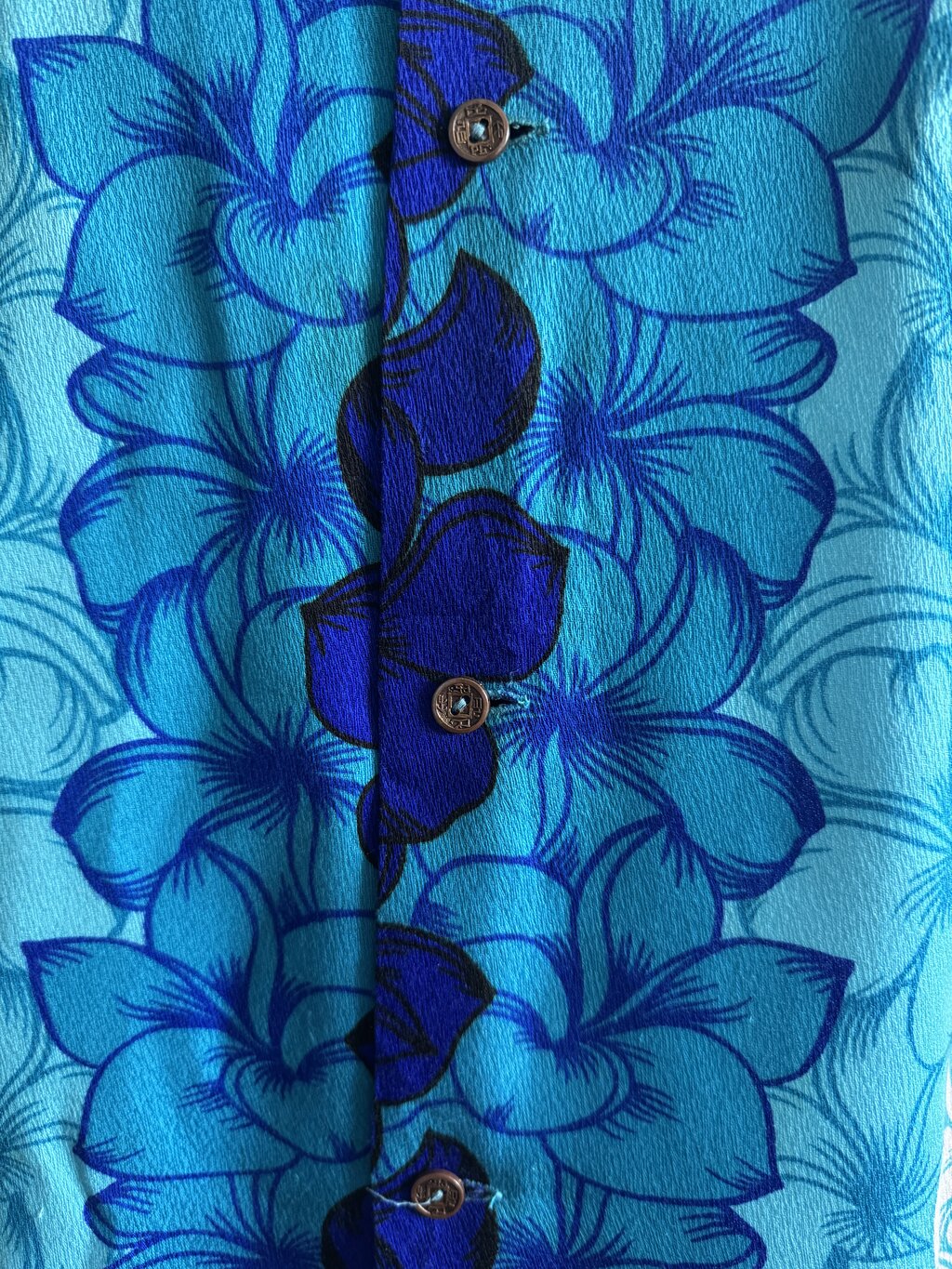 Harriet’s at Waikiki Early 60s Blue Floral Aloha Shirt – Custom Made, One-Piece Collar