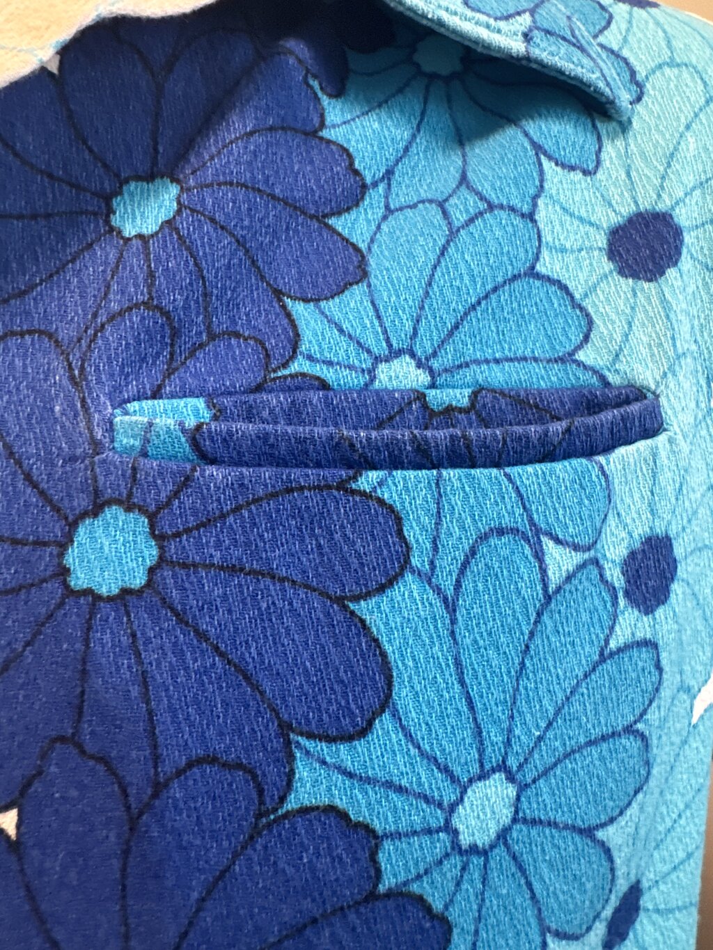 Late 60s / Early 70s Mod Floral Shirt – Sky & Cobalt Daisy Stripe on Barkcloth (M)