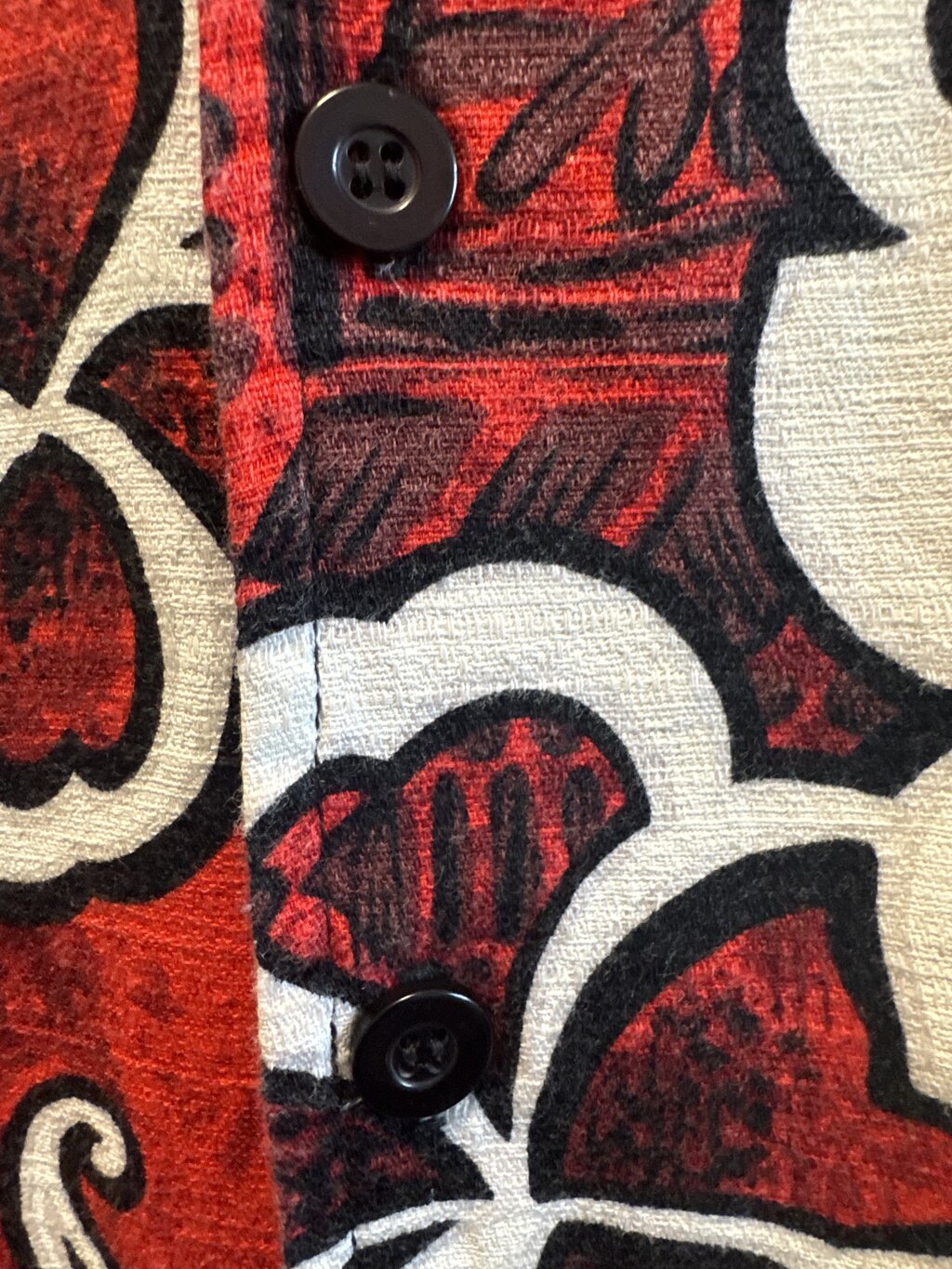 1980s Red Barkcloth Floral Shirt – White & Black Hibiscus on Crimson Ground (M)