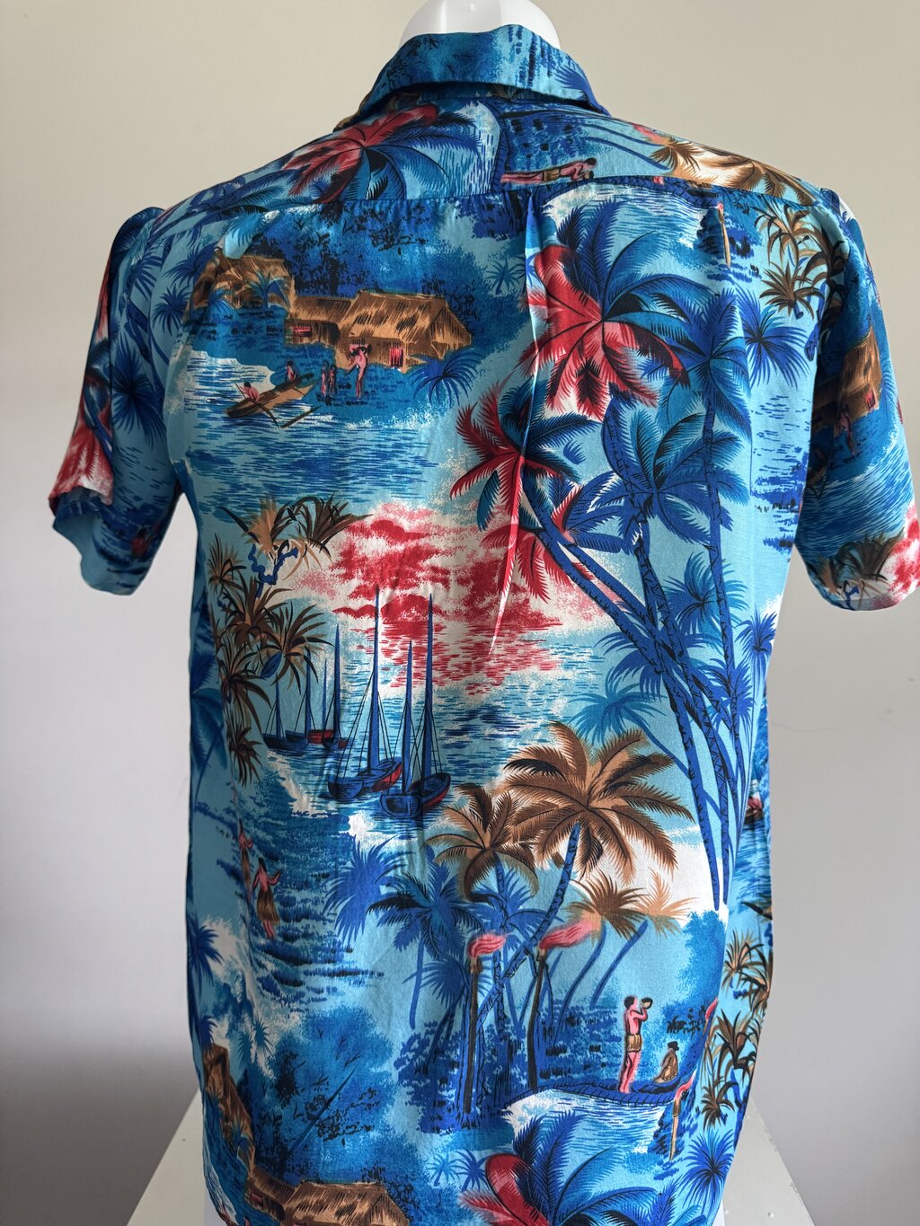 Made in Japan Rayon Shirt – Sailing Lagoon Scene with Hula Dancers (M)