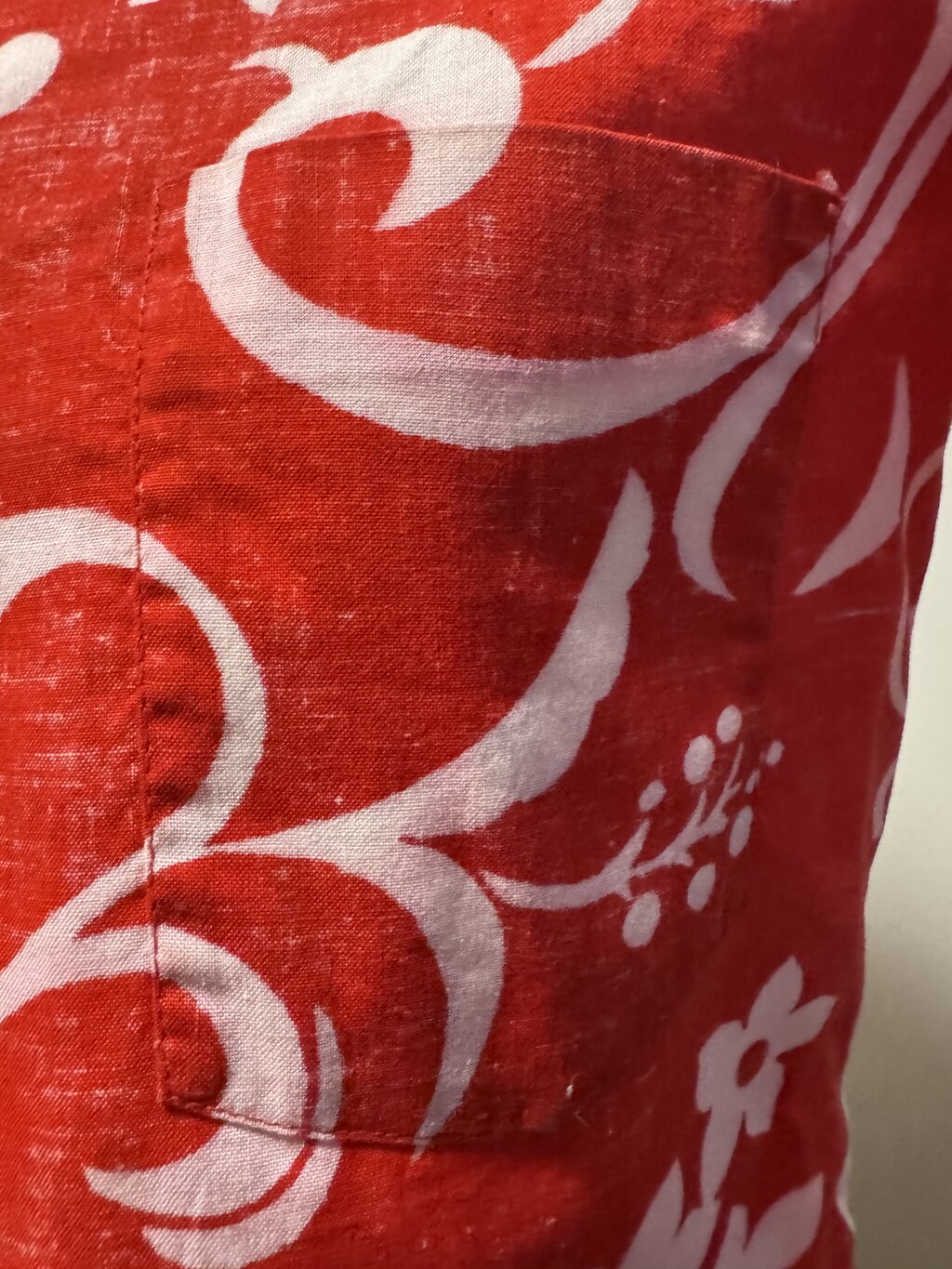 1990s Sundek Polynesian Pattern Shirt – Red/White (S)