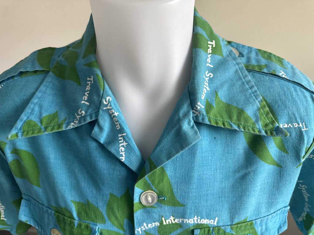 1950s Hukilau Fashions Four-Pocket Barkcloth Shirt – Blue Tropics with Military Edge