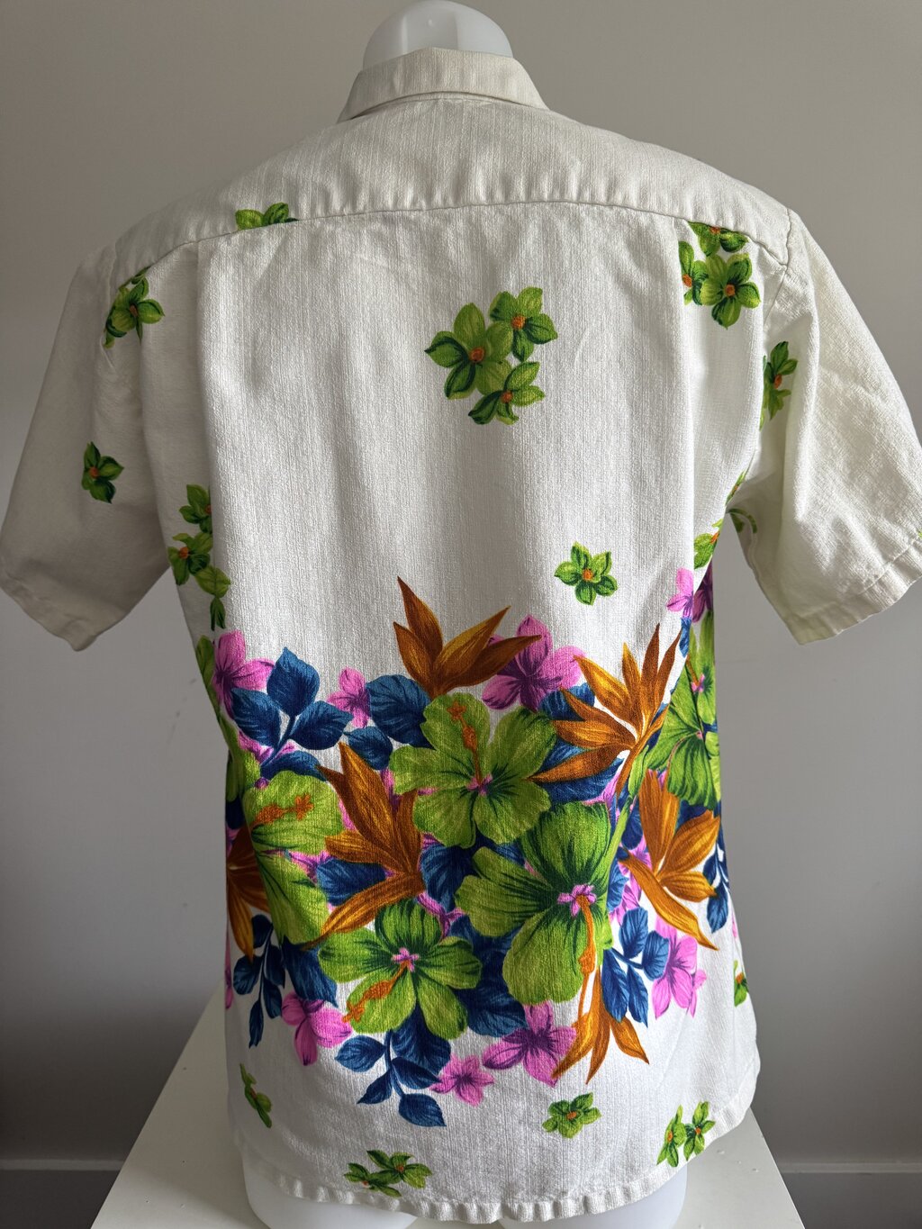 Richard Douglas 1960s Barkcloth Aloha Shirt – Bold Tropical Florals on Cream Ground