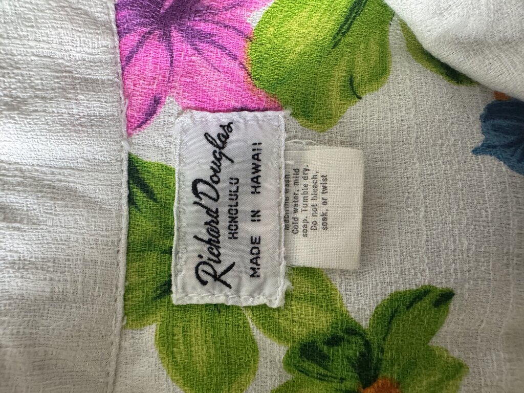 Richard Douglas 1960s Barkcloth Aloha Shirt – Bold Tropical Florals on Cream Ground