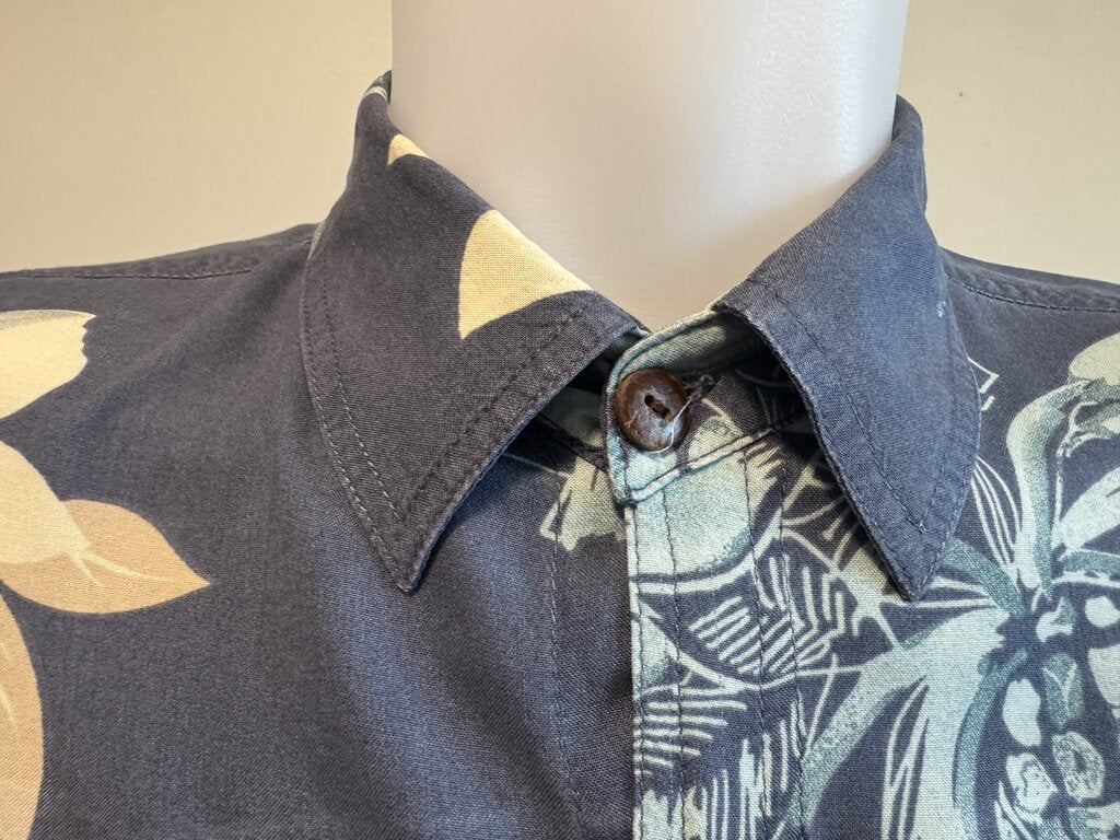1990s Hibiscus Collection Floral & Tropical Fruits Shirt – Navy/Beige (XL)