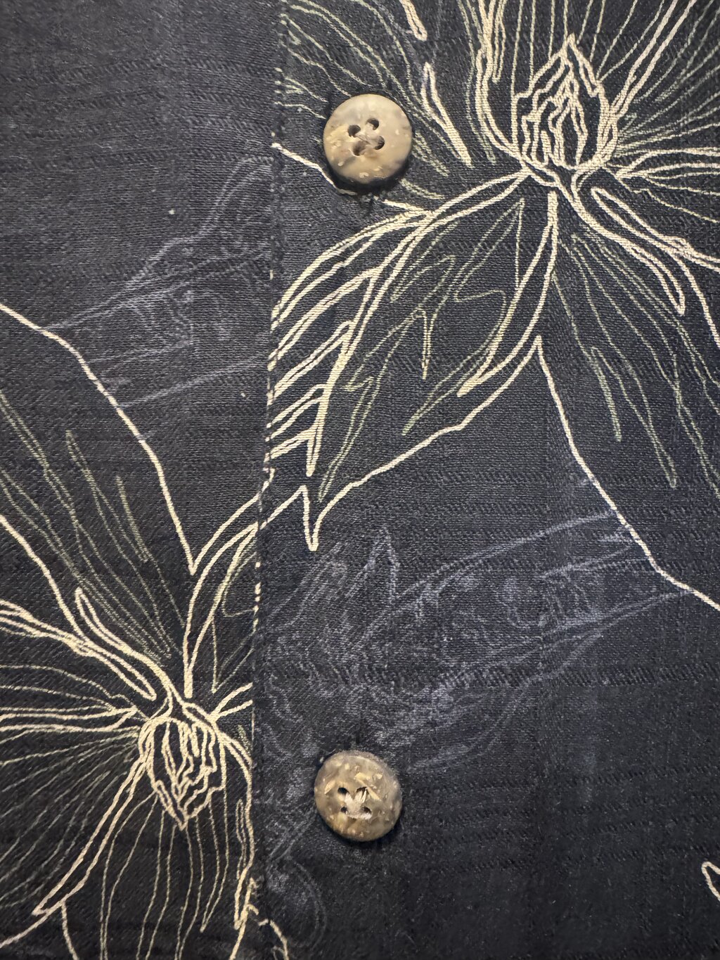 2000s Izod Golf Monotone Floral Shirt – Black & Cream (L)