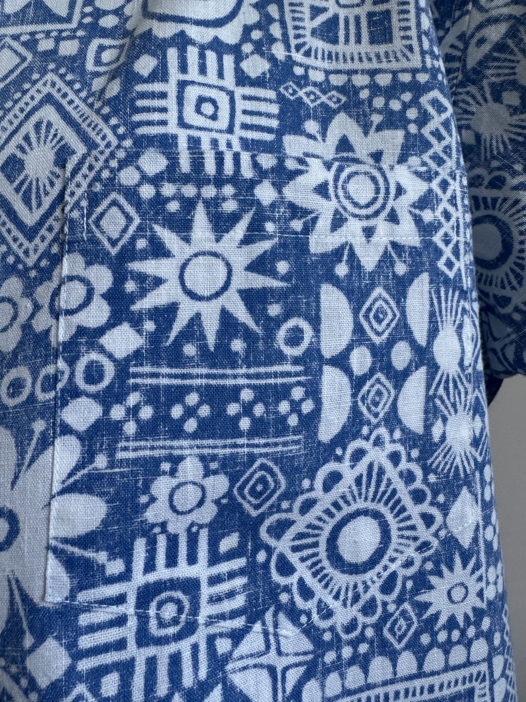 Late 1970s to Early 1980s - Reyn Spooner Inside-Out Polynesian Block Print – XL Reverse Print Classic