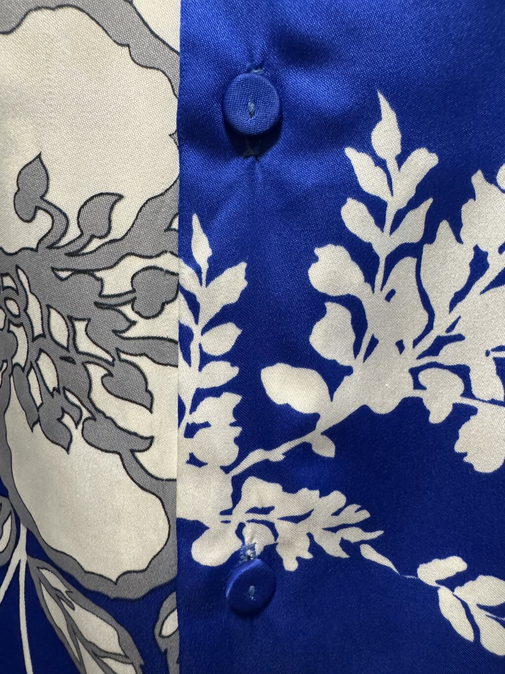 1970s Sears Hawaii Royal Floral Shirt – Cobalt Blue & Silver Blossoms (3XL)