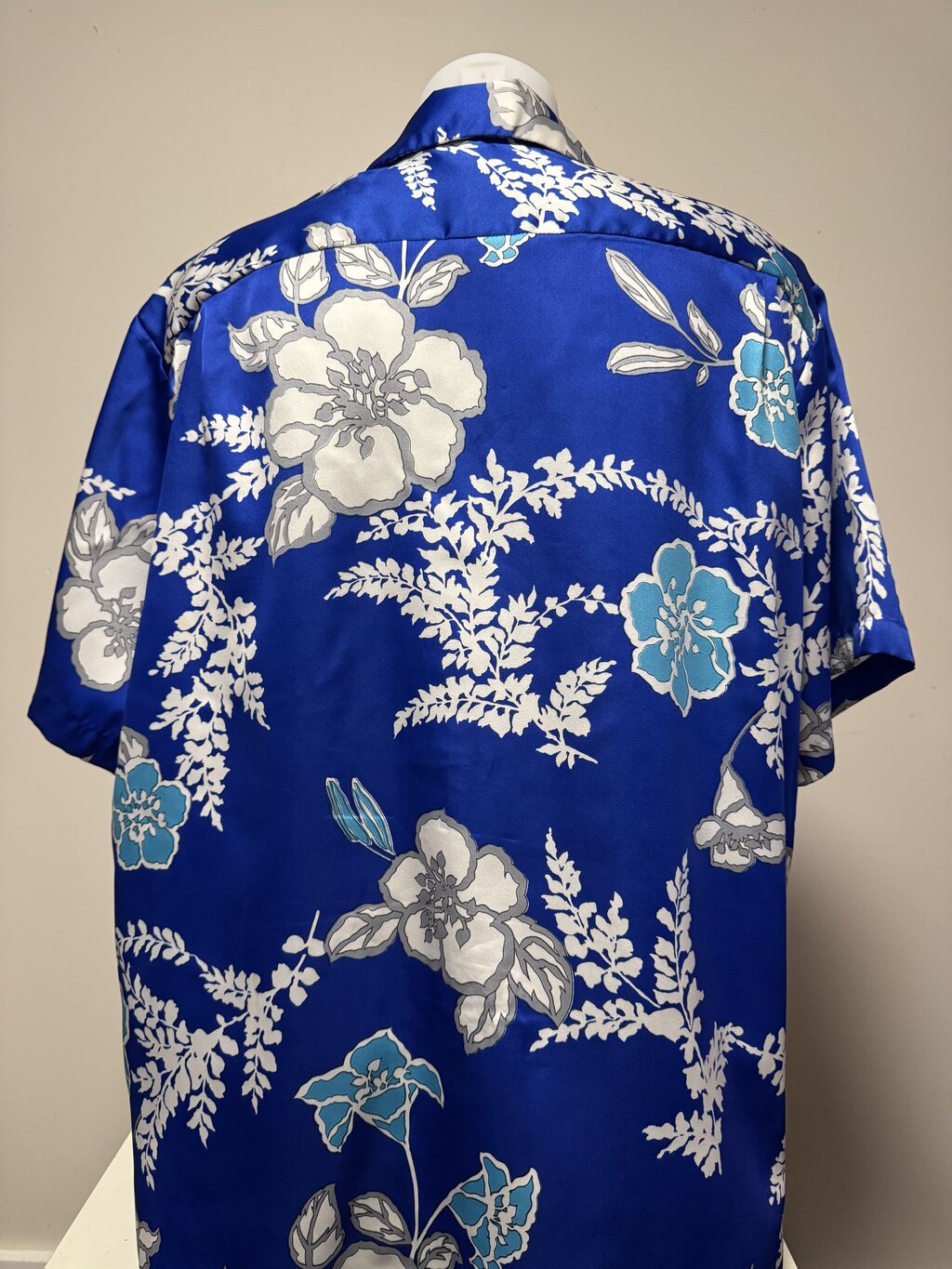 1970s Sears Hawaii Royal Floral Shirt – Cobalt Blue & Silver Blossoms (3XL)