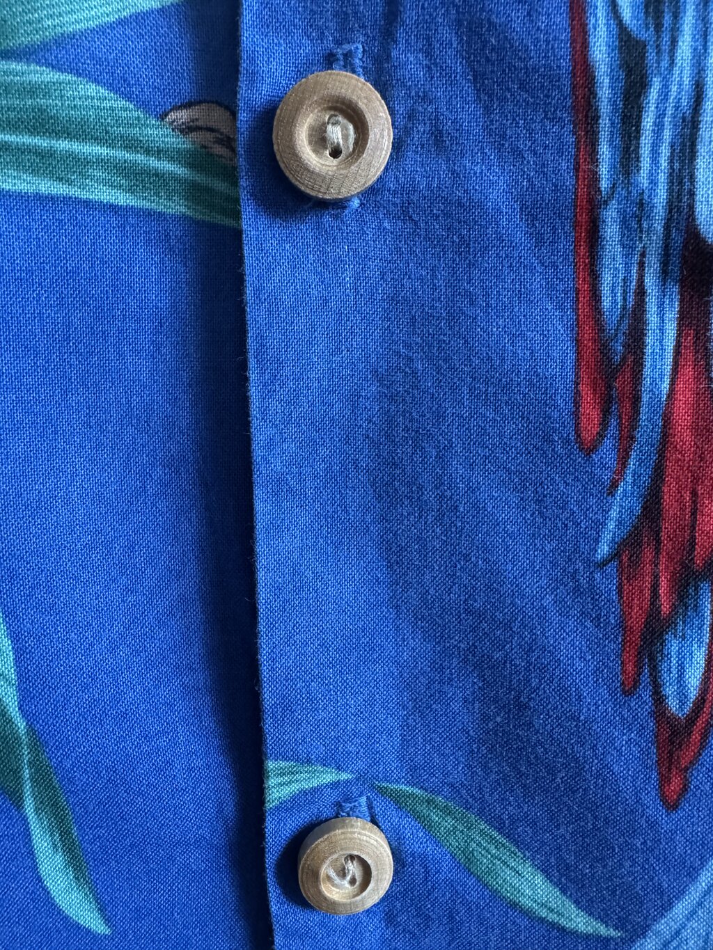 Rare 1980s Paradise Found “Macaws & Cockatoos” Wildlife Shirt – USA Made