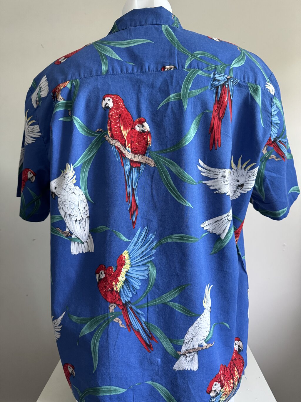 Rare 1980s Paradise Found “Macaws & Cockatoos” Wildlife Shirt – USA Made