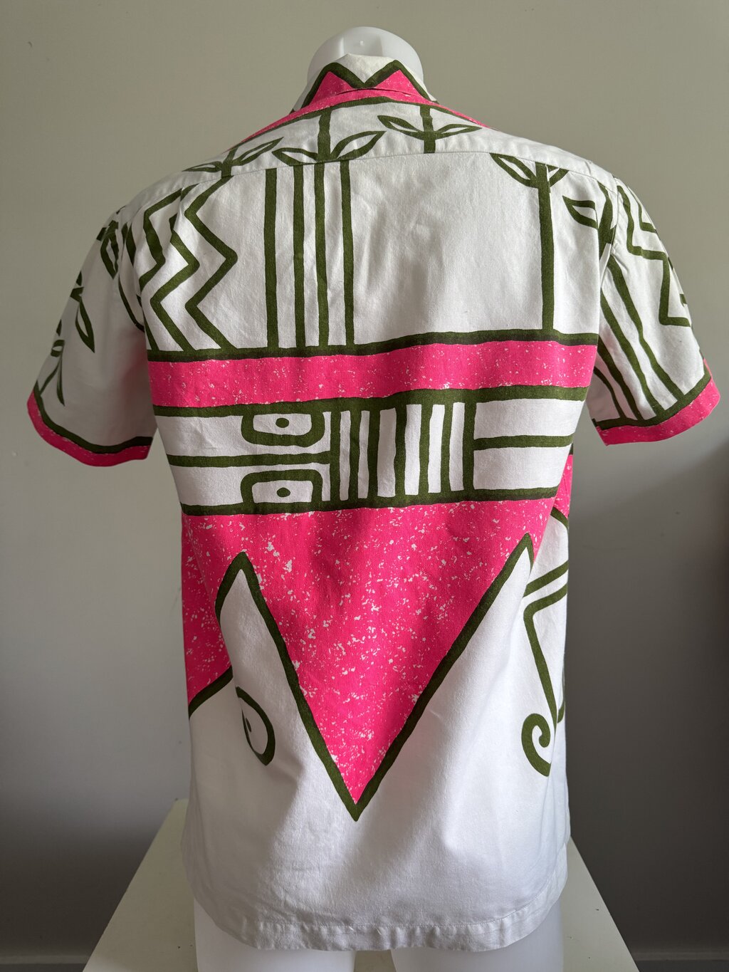 1980s Unknown Geometric Barkcloth Shirt – White/Pink/Green (M)