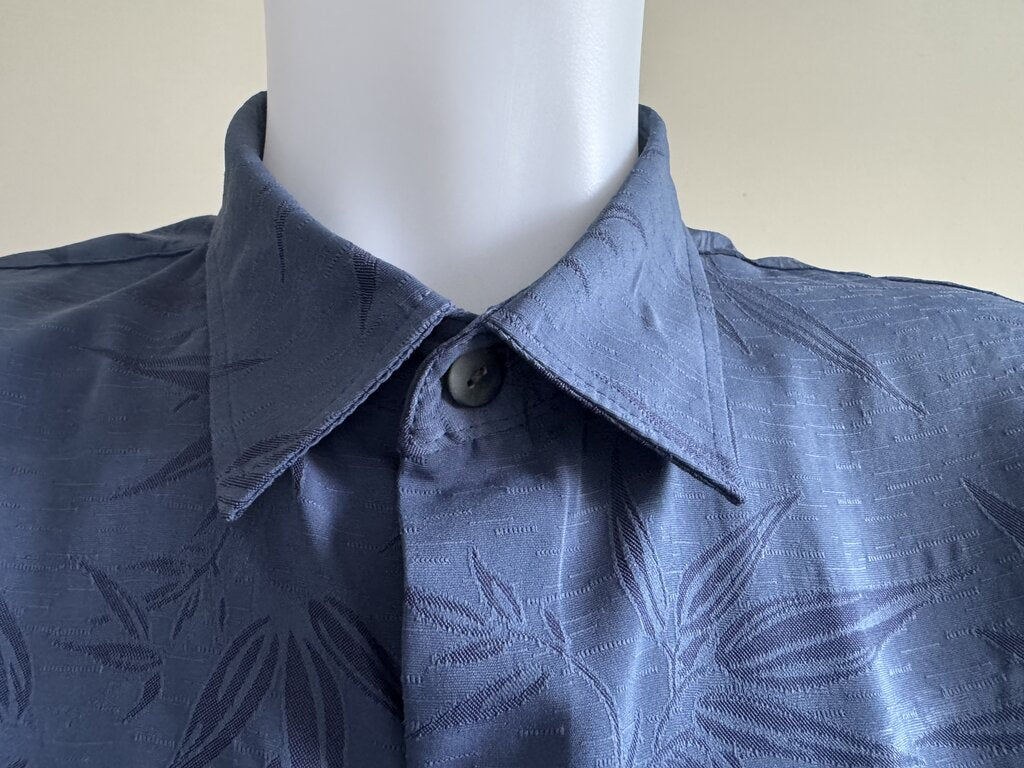 2000s Van Heusen Tonal Bamboo Pattern Shirt – Blue (L)