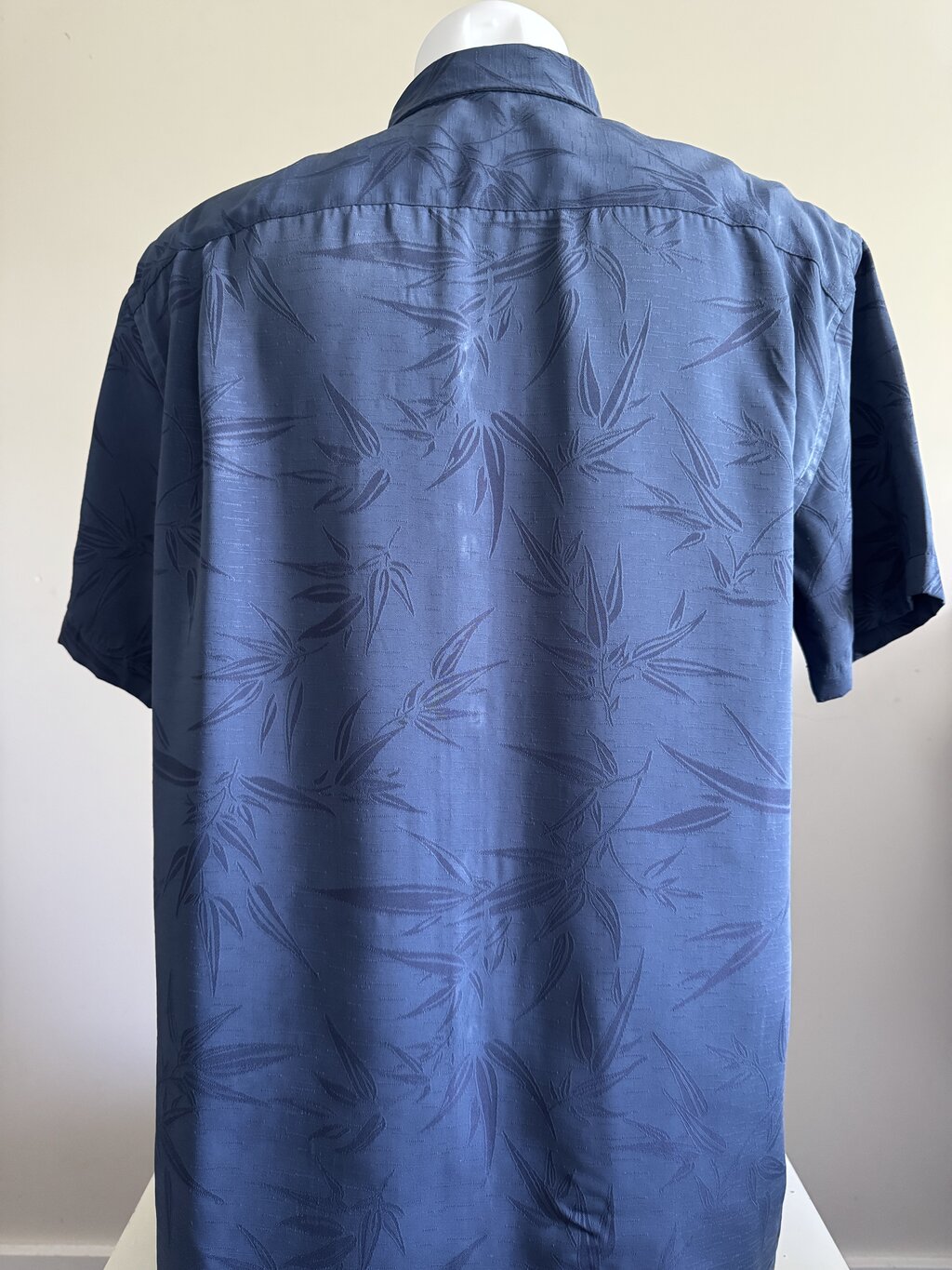 2000s Van Heusen Tonal Bamboo Pattern Shirt – Blue (L)