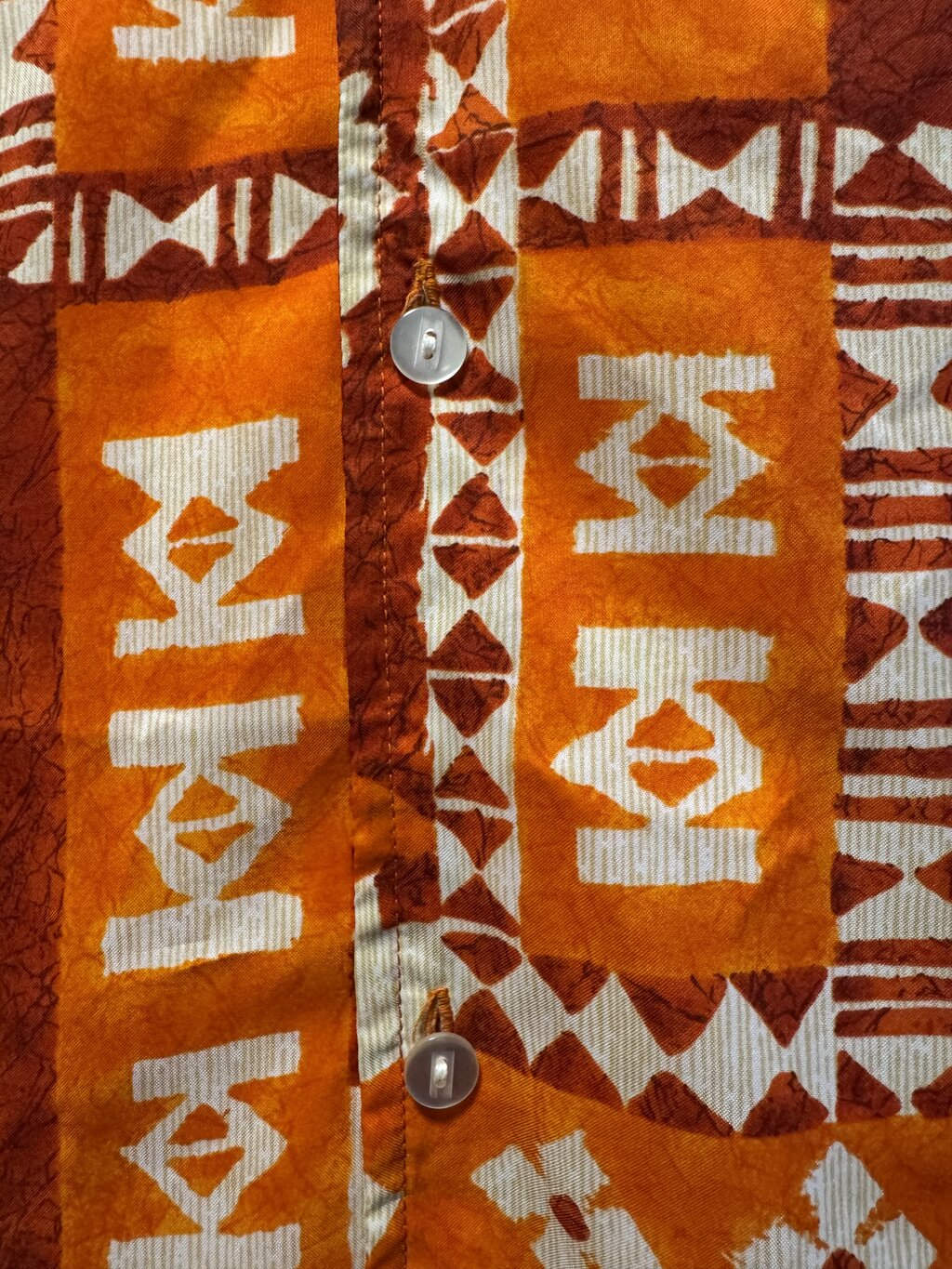 1950s Aloha Kanani Shirt – Crinkle Rayon Tapa Print with Welt Pocket (M)