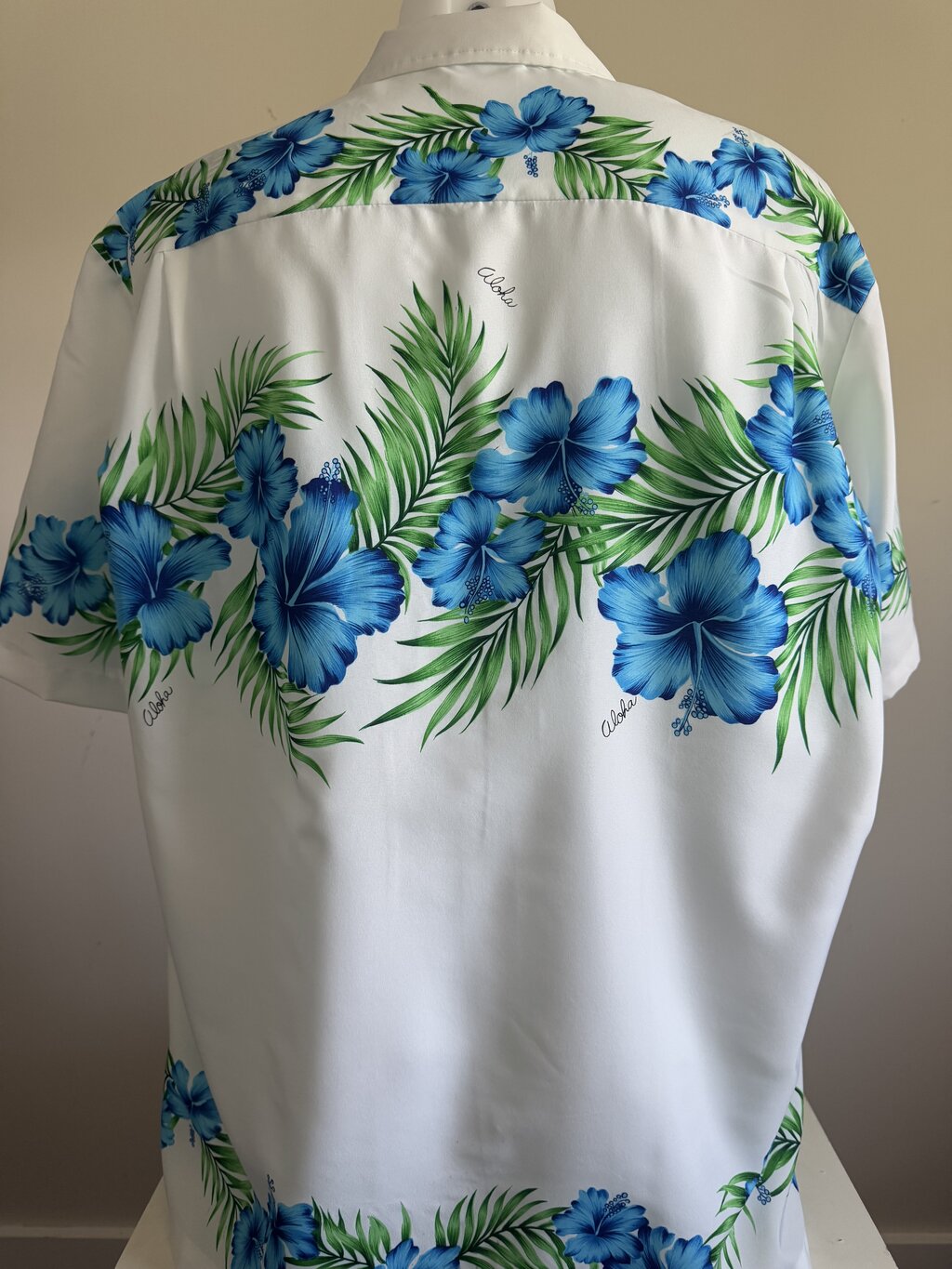 1980s - Royal Creations XL Vintage Aloha Shirt – Blue Hibiscus & Palm on White Polyester