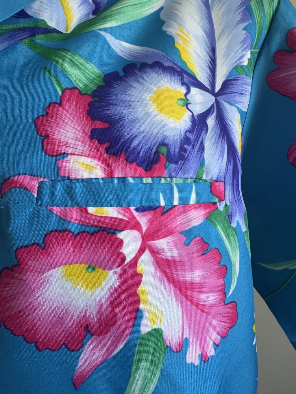 1980s - Royal Creations Blue Orchid Print Hawaiian Shirt – Made in USA (M)