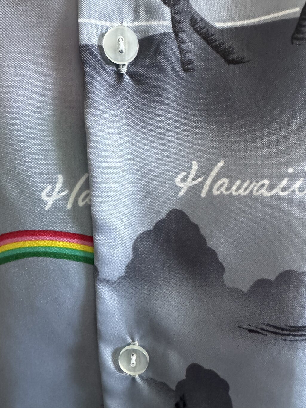 1990s–early 2000s - Winnie Fashion Vintage Hawaiian Shirt – Sailing Rainbows & Hibiscus on Silky Grey (2XL)