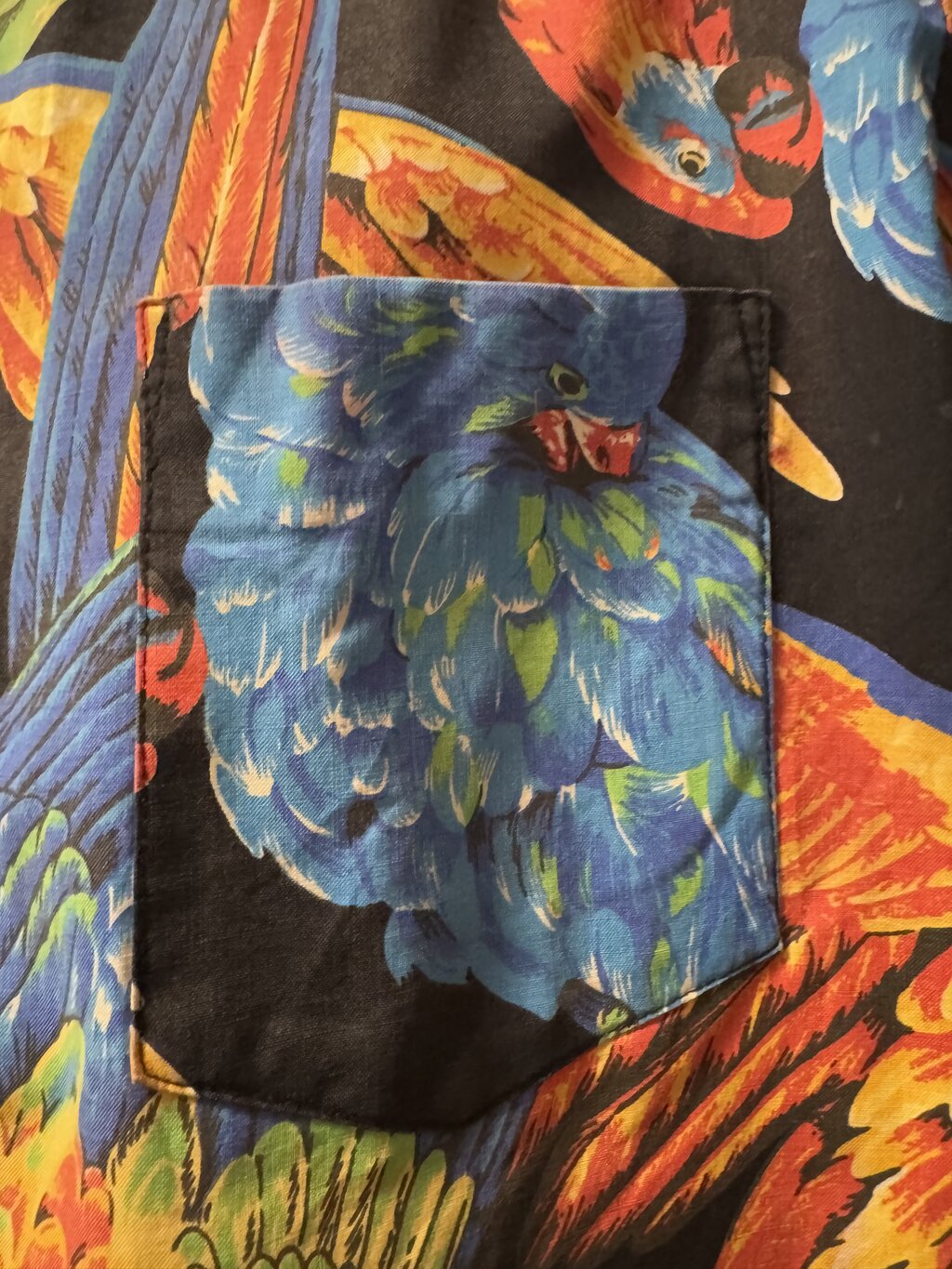 1990s - Macaw Madness – Dare USA Allover Parrot Print (L)