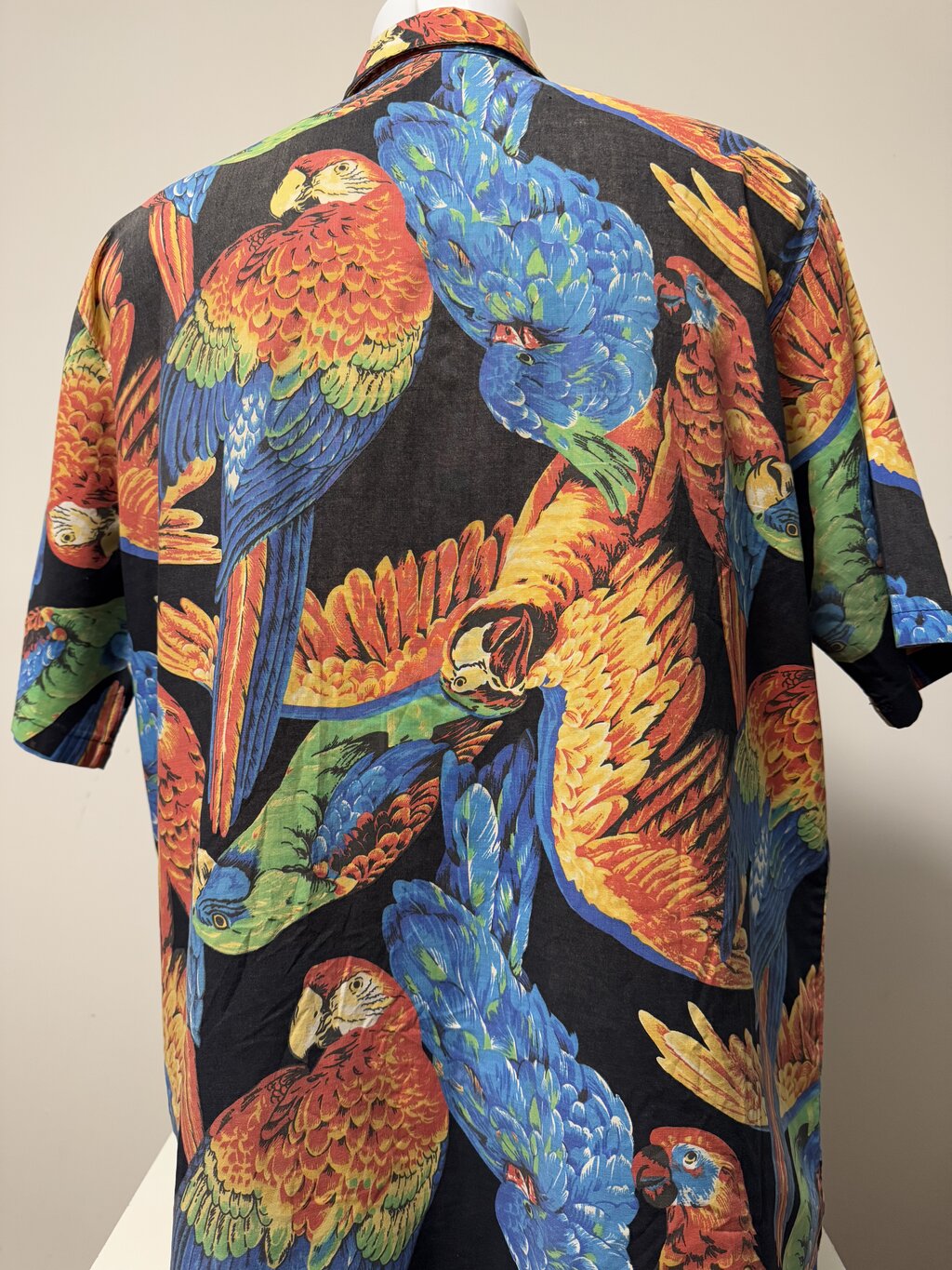 1990s - Macaw Madness – Dare USA Allover Parrot Print (L)
