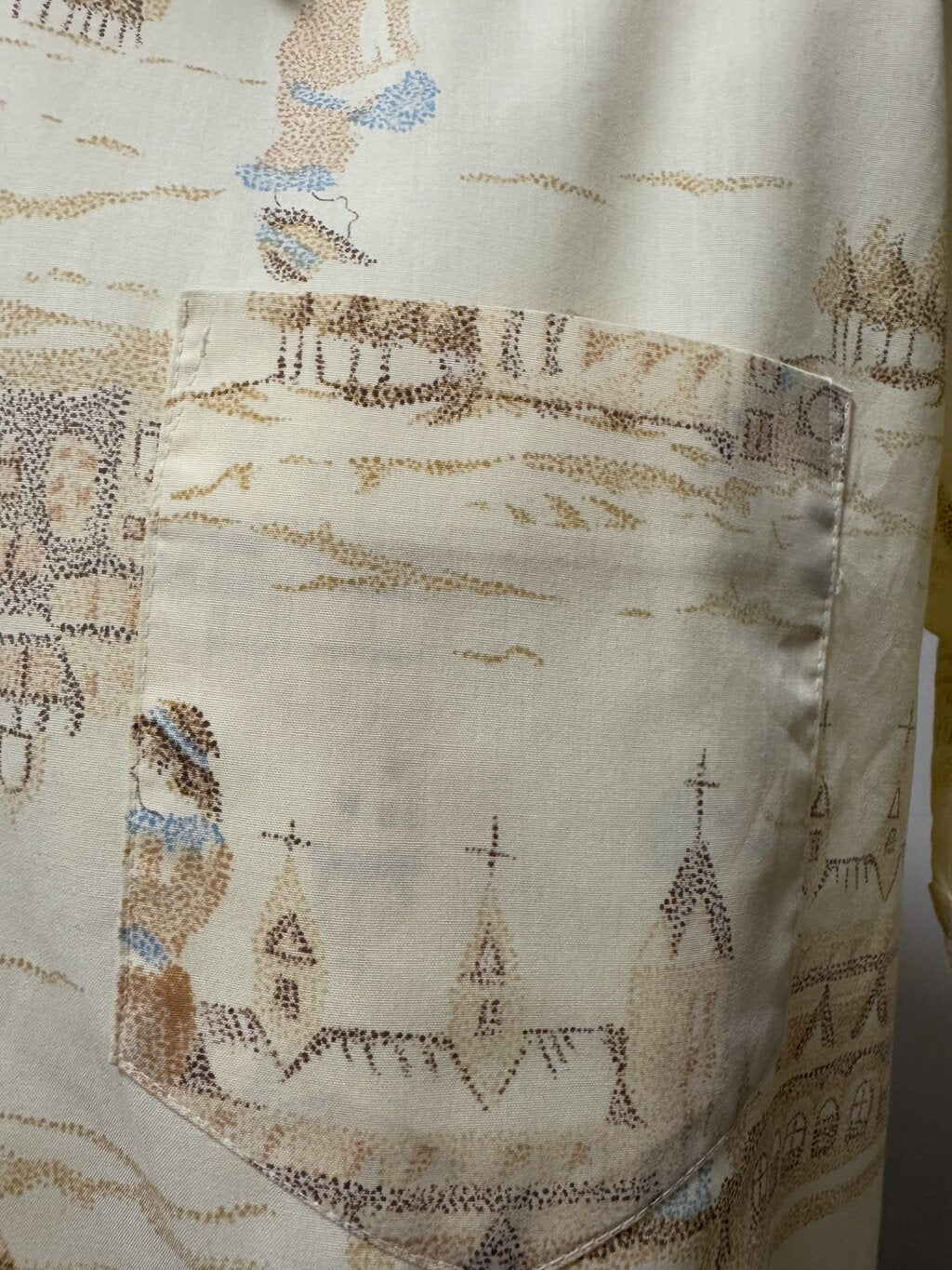 1960s–early 1970s - Impact Korean-Made Scenic Shirt – Soft Beige Storybook Scene (L)